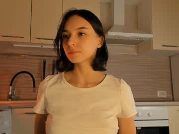 girl
        aimeerogers cam image #1283788