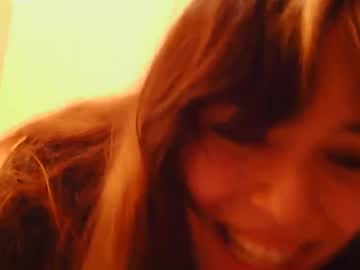 girl
        ellajames01 cam image #6283919