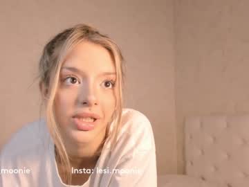 girl
        lesi_moonie cam image #4199522