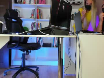 girl
        holy_crap__ cam image #1884025