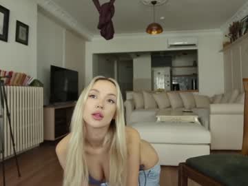 girl
        kriss0leoo cam image #4877486