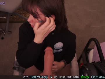 girl
        evelynpiers cam image #659045