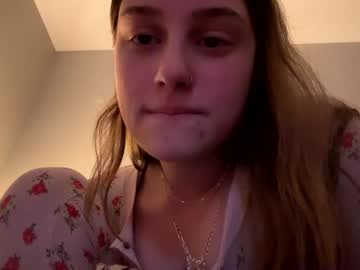 girl
        lilakeo cam image #5537269