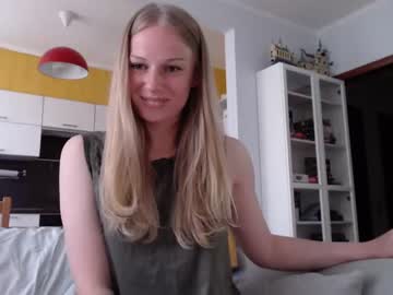 girl
        magic_couple13 cam image #1596804