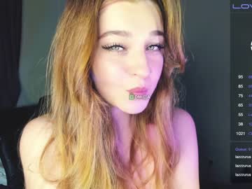 girl
        zoe__0 cam image #2100076