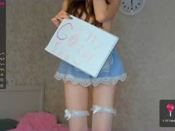girl
        kristinagates cam image #2601222
