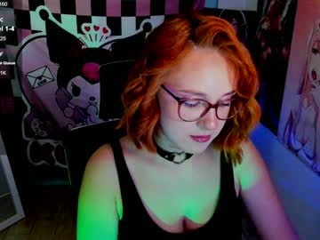 girl
        margaret_red cam image #4910347