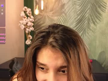 girl
        erlenebarritt cam image #5893641