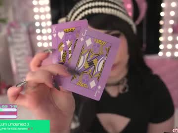 girl
        crimsonkitten cam image #6959768