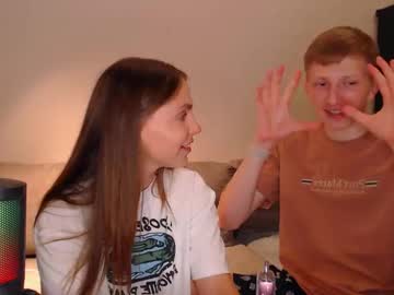 couple
        julsweet cam image #4529293