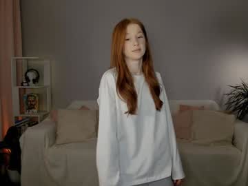 girl
        leahsthetics cam image #5372730