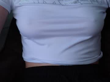 girl
        cathrynhenley cam image #4783730