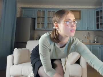 girl
        gellykliar cam image #2731504