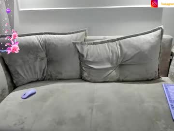 girl
        your_bunnygirl cam image #6561435