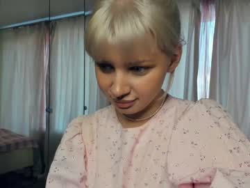 girl
        melissacarterr cam image #481994