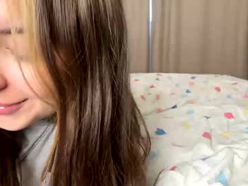 girl
        elisa_moon cam image #4386693