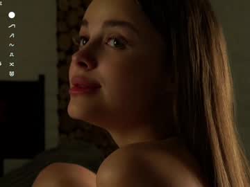 girl
        a_whole_eternity cam image #5992653