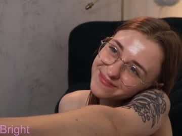 girl
        arya_bright cam image #346085