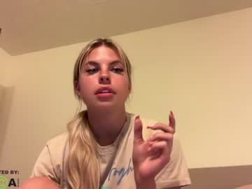 girl
        cxbraj cam image #3595507