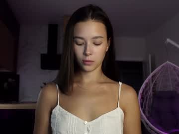 girl
        emilybatee cam image #6990991