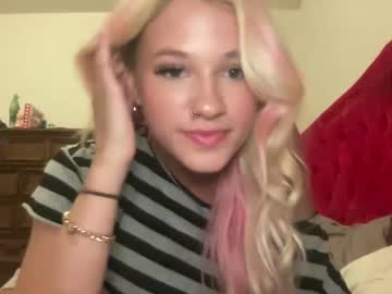 girl
        sweetmorgannn cam image #4350759