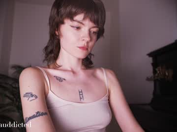 girl
        auddicted cam image #2147286