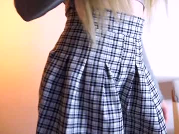 girl
        sienna_mooore cam image #4663679