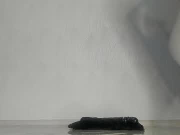 girl
        kira_mask cam image #290713