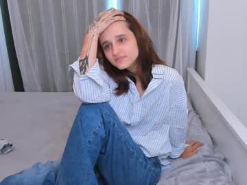 girl
        daisyfleek cam image #5280297