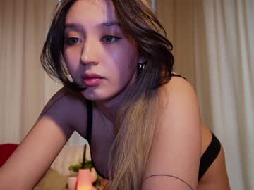 girl
        sarasuo cam image #6343031