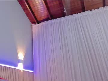 girl
        little_effy18 cam image #3294918