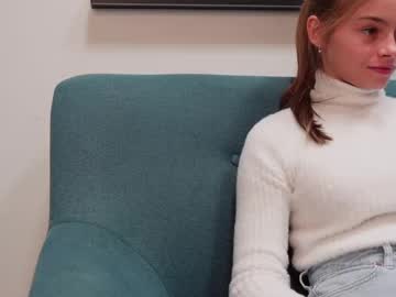 girl
        abby_laker cam image #5770389