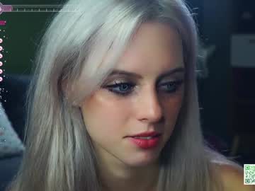 girl
        audreycarvin cam image #4524300