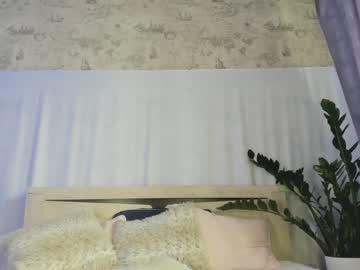 girl
        crystalnut cam image #4129512