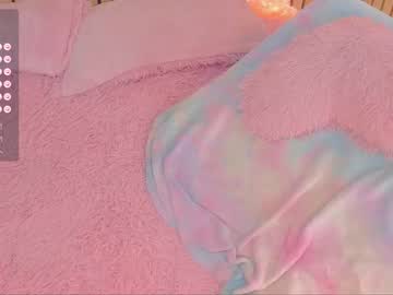 girl
        little_effy18 cam image #2849319
