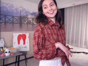 girl
        poopsie_oopsie cam image #4874547