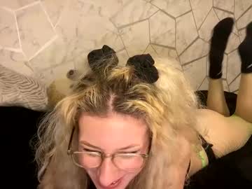 girl
        leleboo_x cam image #5635150