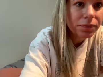 girl
        texas_blonde cam image #2302112