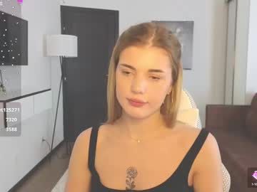 girl
        adri_dream cam image #6534291