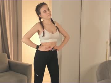 girl
        softapples cam image #1404704