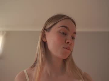 girl
        bibi_it_is cam image #6693670