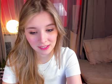 girl
        milablush cam image #599401