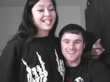 couple
        duke_bronson cam image #495020