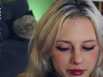 girl
        audreycarvin cam image #4994033