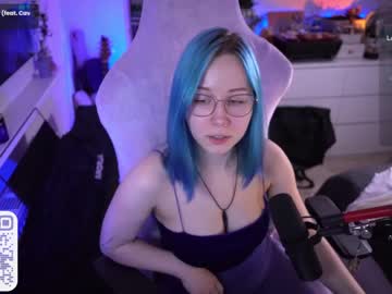 girl
        blue_mooncat cam image #4068026