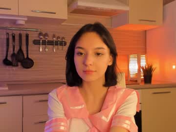 girl
        aimeerogers cam image #1253233