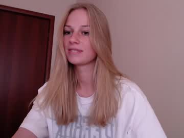 girl
        magic_couple13 cam image #2336508