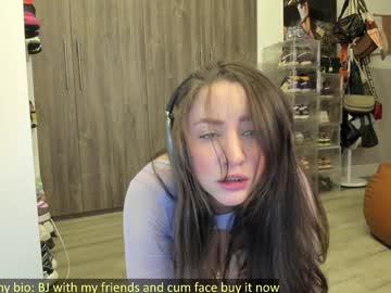 girl
        lindabluee cam image #5231100