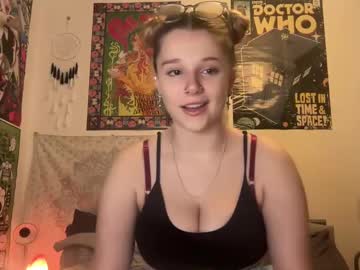 girl
        jessicapearsons cam image #5878367