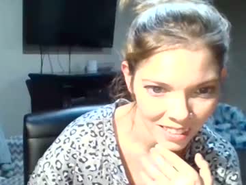 girl
        blaire2017 cam image #582076